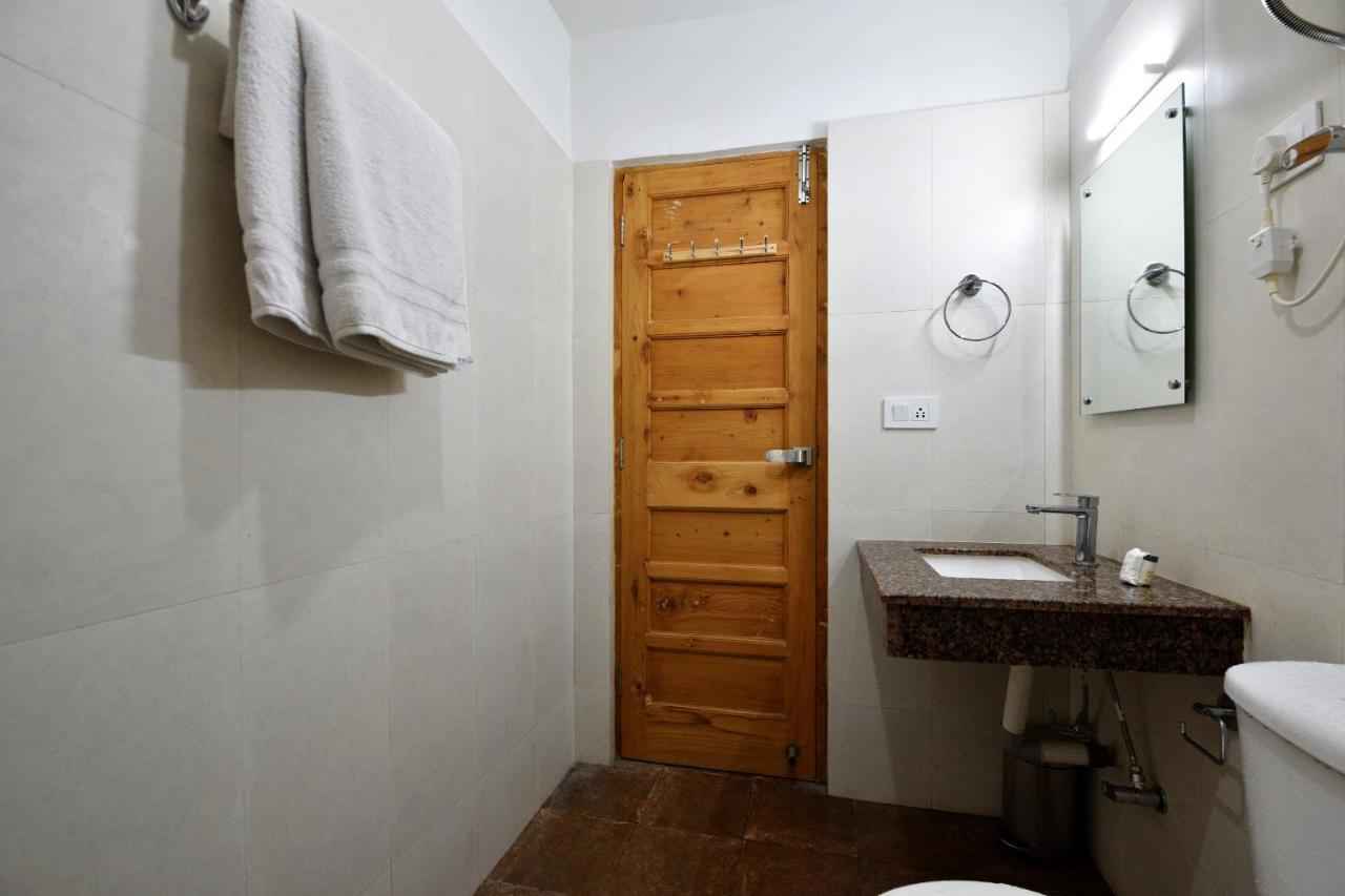 Oyo 13741 Rockwood Bnb Manali  Exterior photo