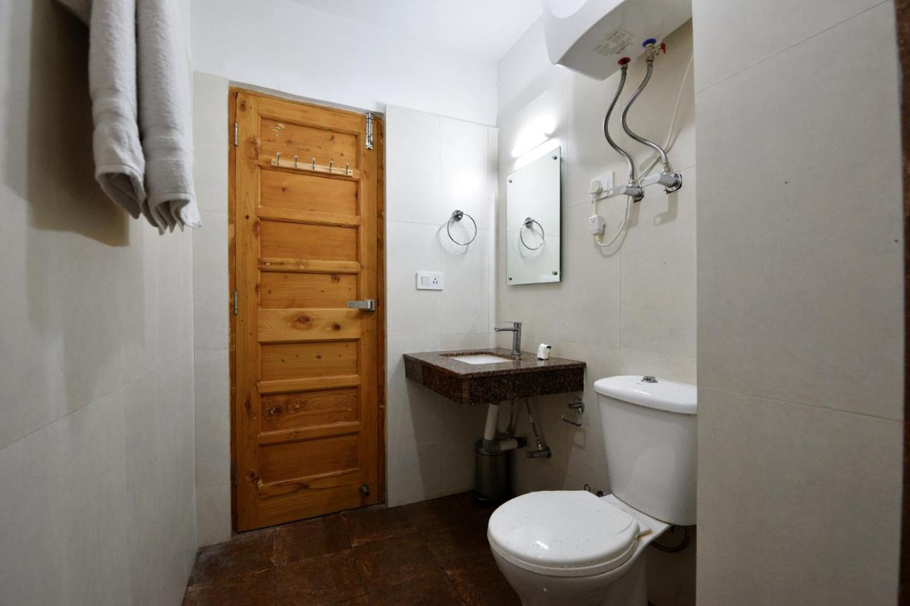 Oyo 13741 Rockwood Bnb Manali  Exterior photo